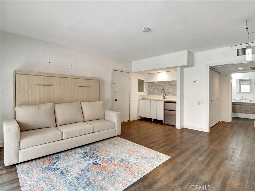 277 E Alejo Road 214, Palm Springs, California 92262 home-pic-5